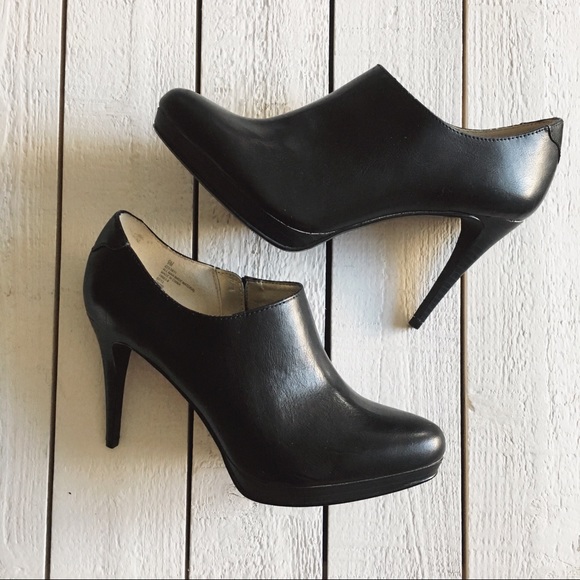 Worthington Shoes - NWT Worthington Leslie Ankle Booties